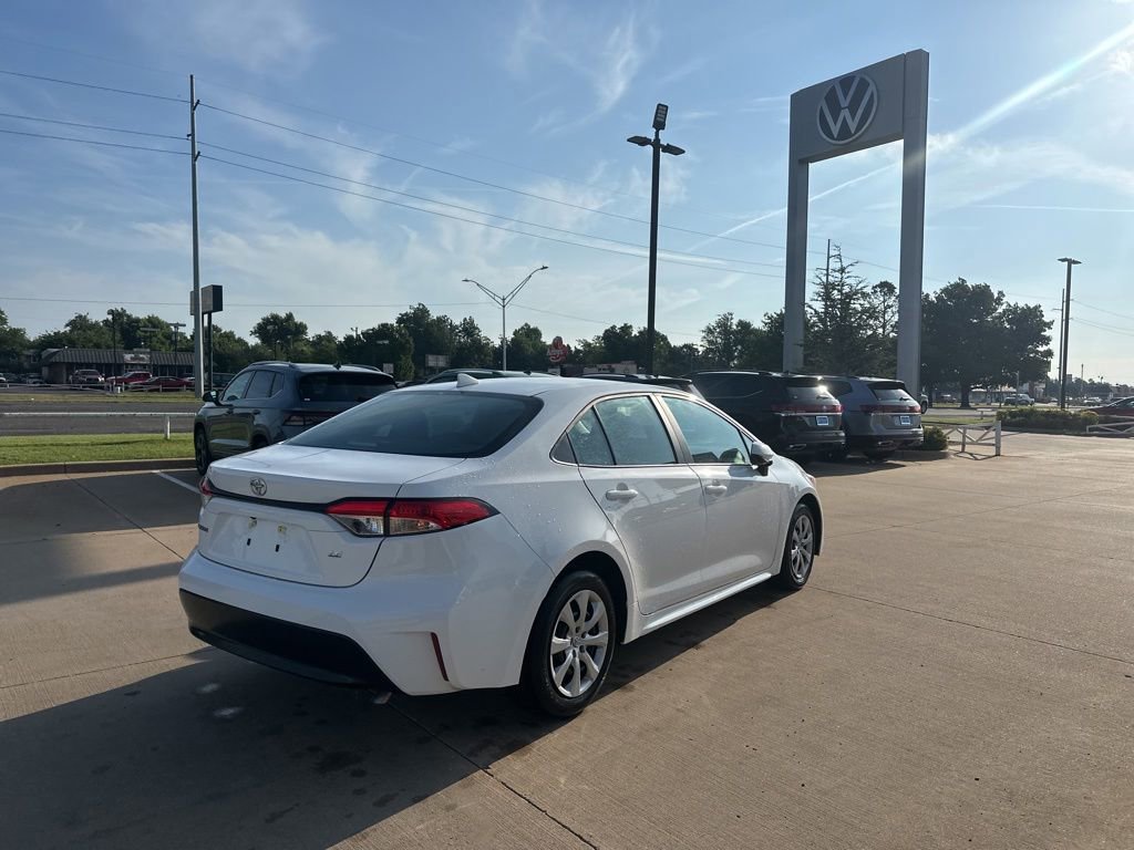 Used 2025 Toyota Corolla LE FWD image 5