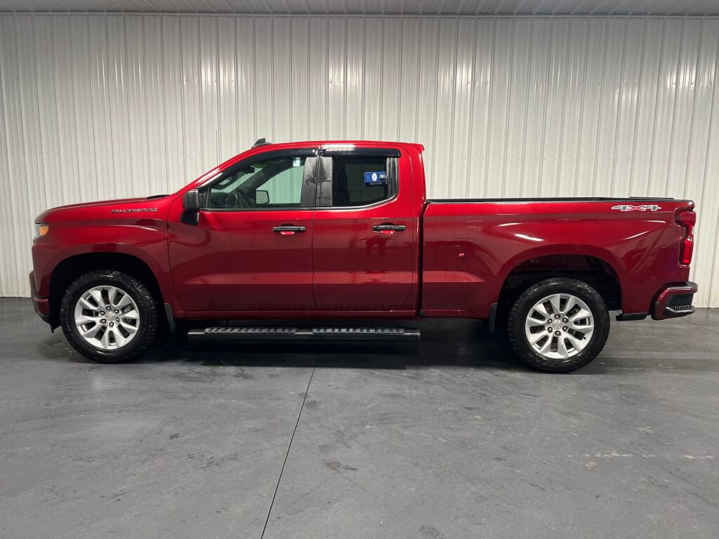 Used 2020 Chevrolet Silverado 1500 Custom w/ Custom Value Package image 16
