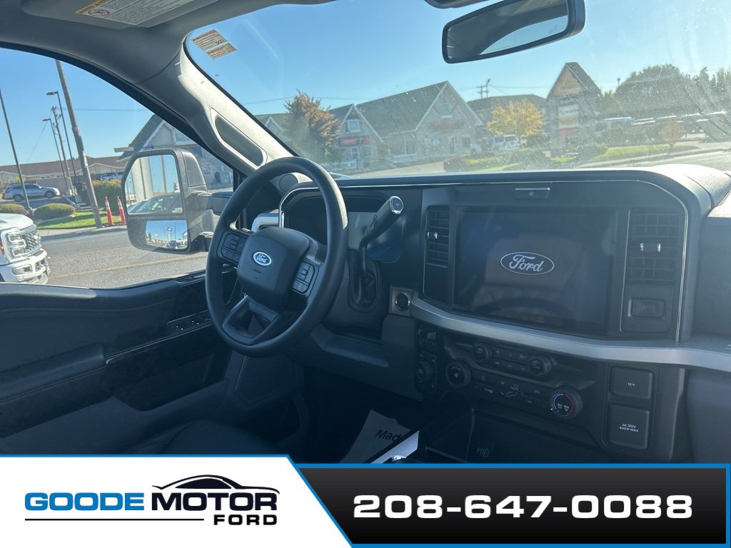New 2025 Ford F250 XLT w/ Black Appearance Package image 10