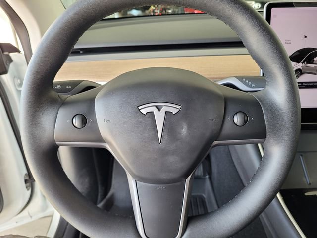 Used 2021 Tesla Model Y Long Range AWD/4WD image 23