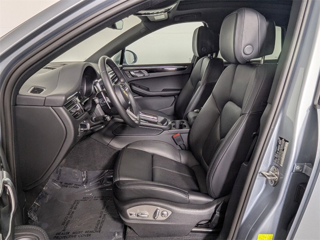 Used 2025 Porsche Macan Base w/ Premium Package Plus image 12
