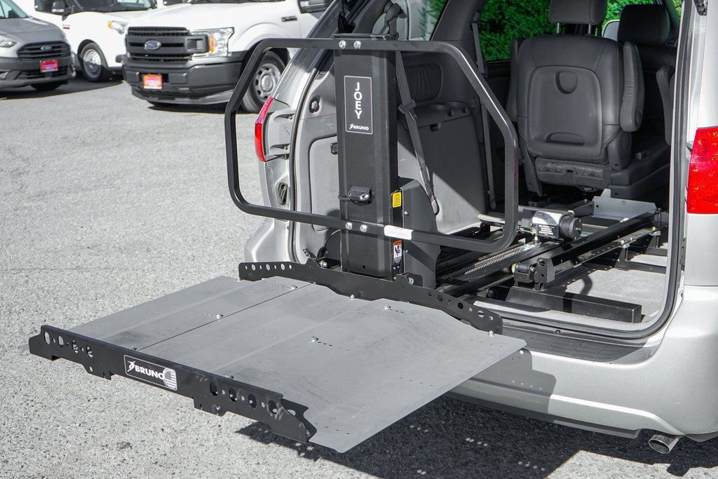 Used 2007 Toyota Sienna XLE image 10