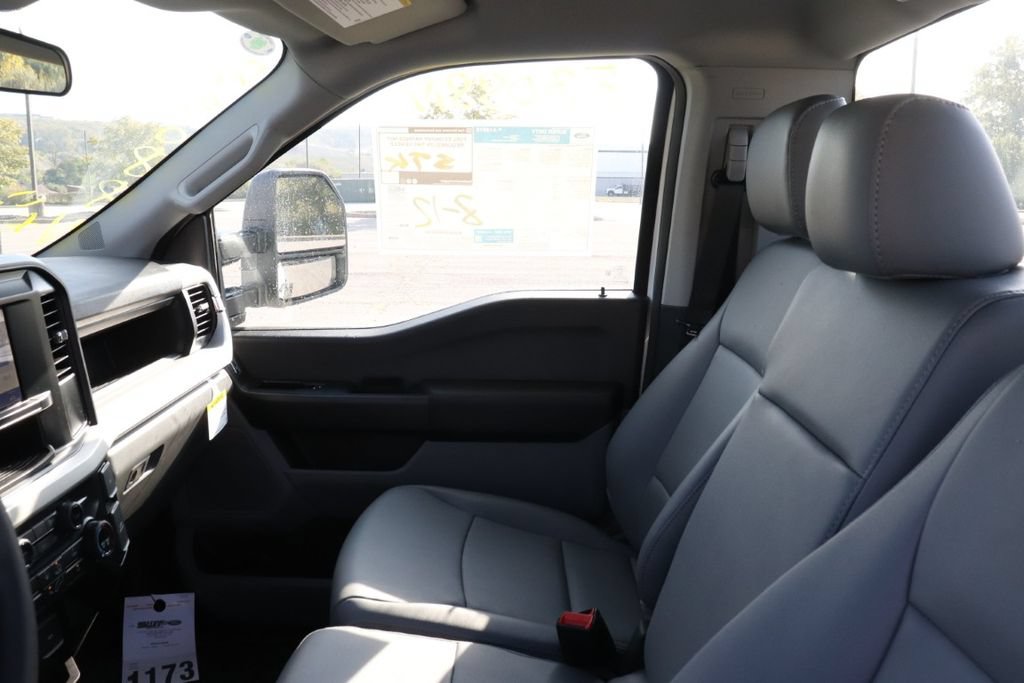 New 2025 Ford F550 4x4 Regular Cab Super Duty image 11