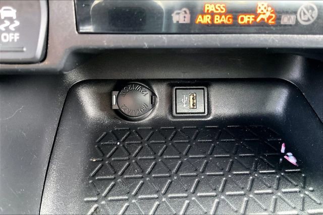 Used 2023 Toyota RAV4 XLE FWD image 16