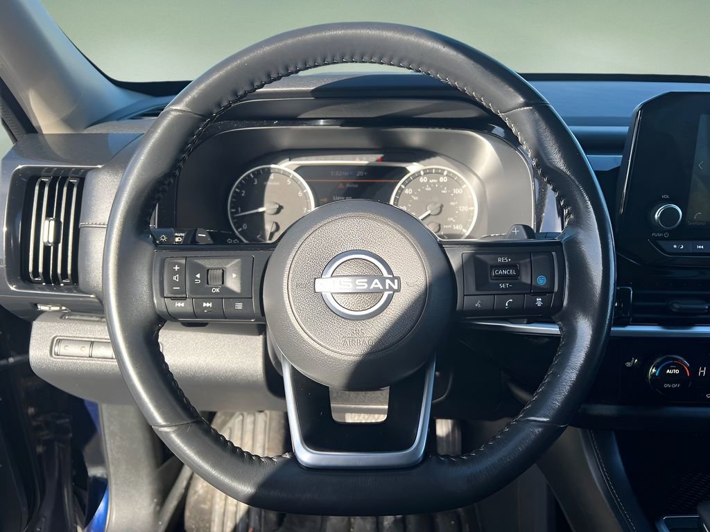 Used 2022 Nissan Pathfinder SV FWD image 16