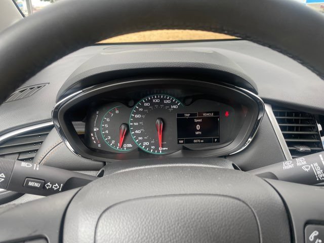 Used 2017 Chevrolet Trax LT w/ LT Convenience Package FWD image 6
