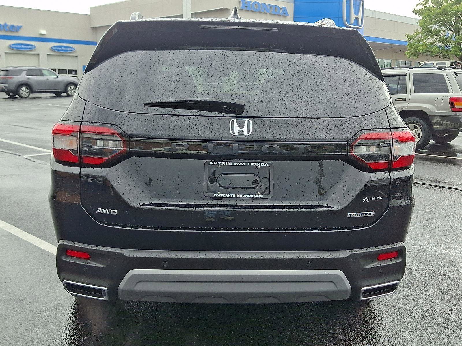 Used 2024 Honda Pilot Touring image 5