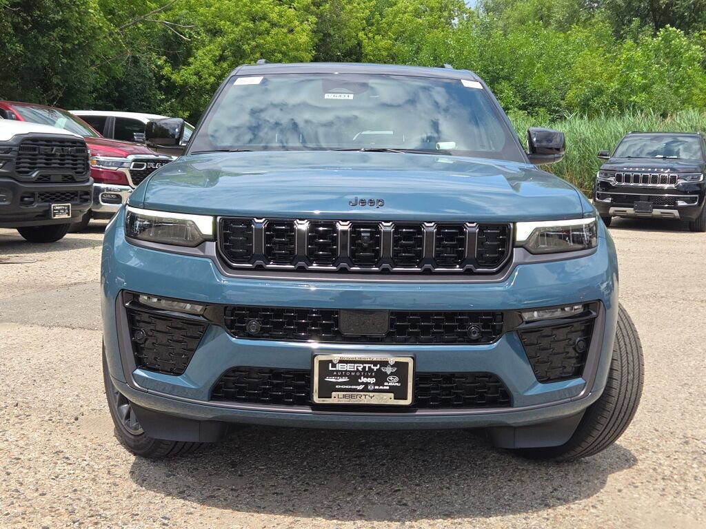 New 2026 Jeep Grand Cherokee L Summit w/ Obsidian Package AWD/4WD image 6