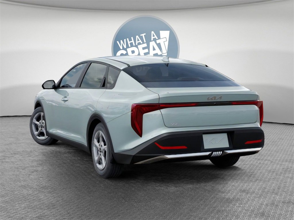 New 2025 Kia K4 LXS image 4