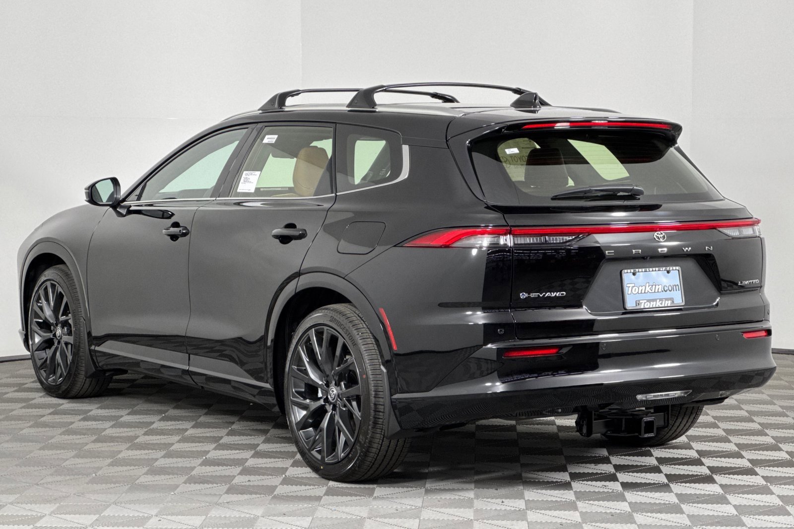 New 2025 Toyota Crown Signia image 6