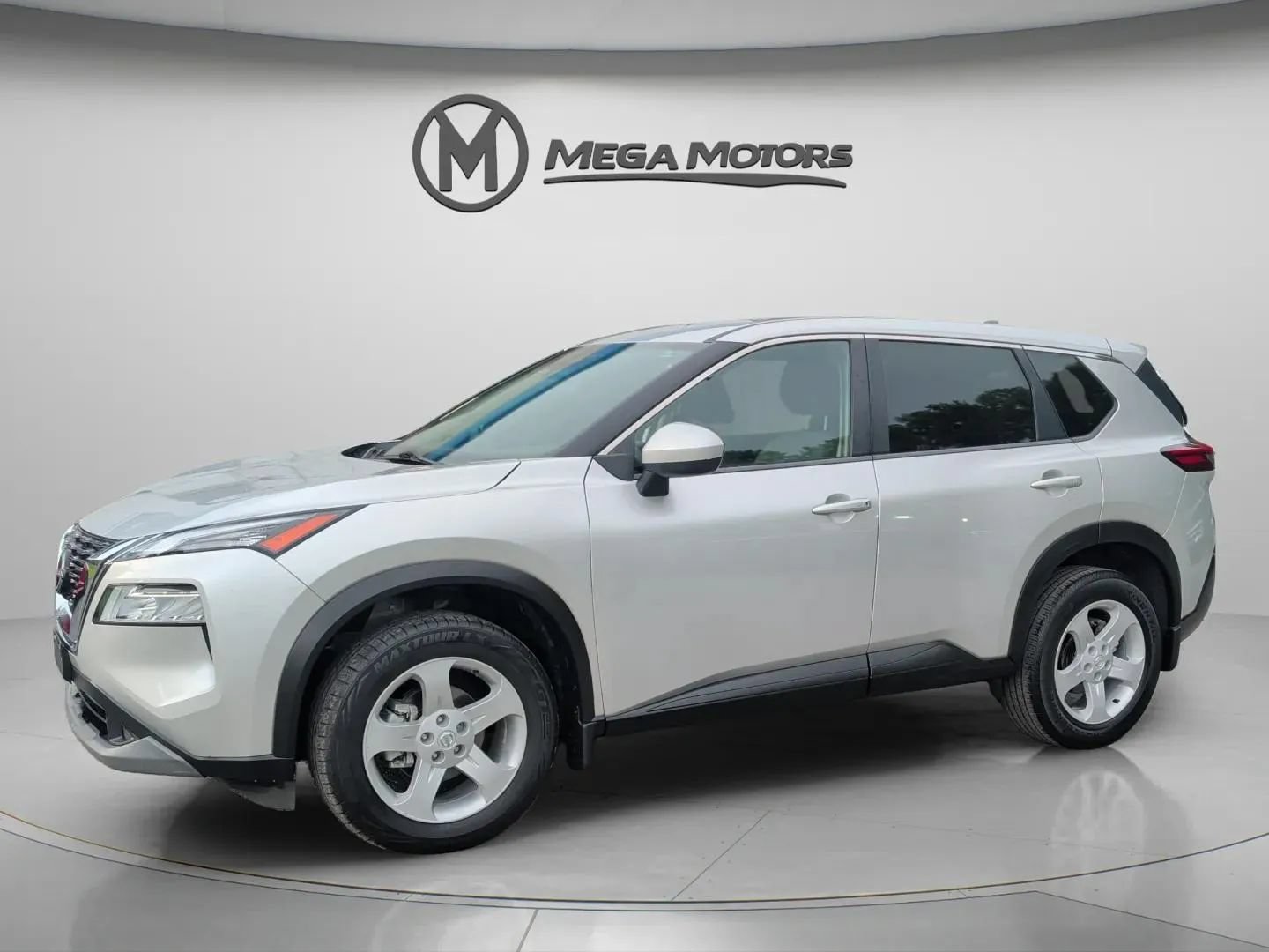 Used 2023 Nissan Rogue SV FWD image 2