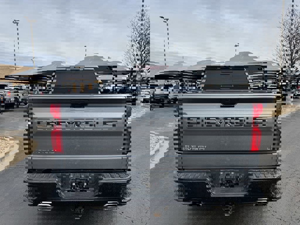 Used 2020 Chevrolet Silverado 1500 LT Trail Boss image 4