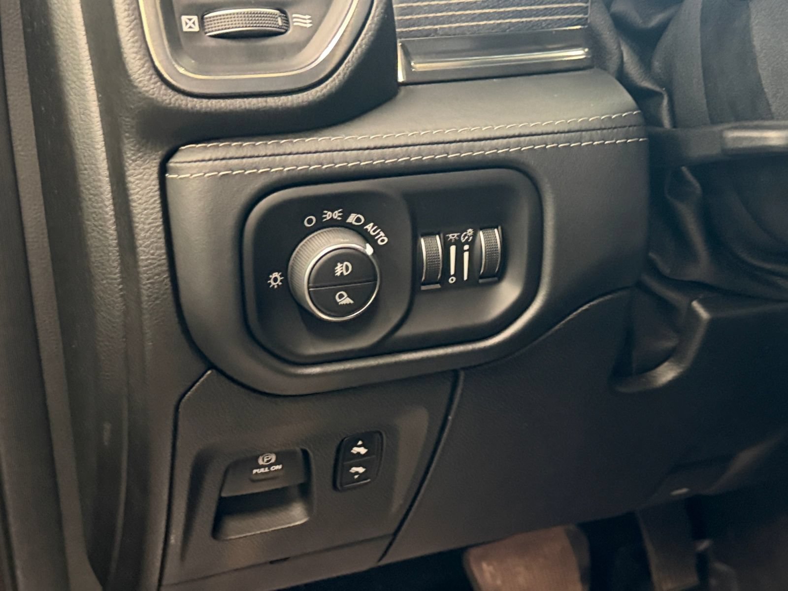 Used 2019 RAM 1500 Limited AWD/4WD image 22