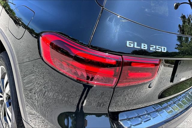 Certified 2026 Mercedes-Benz GLB 250 4MATIC image 17