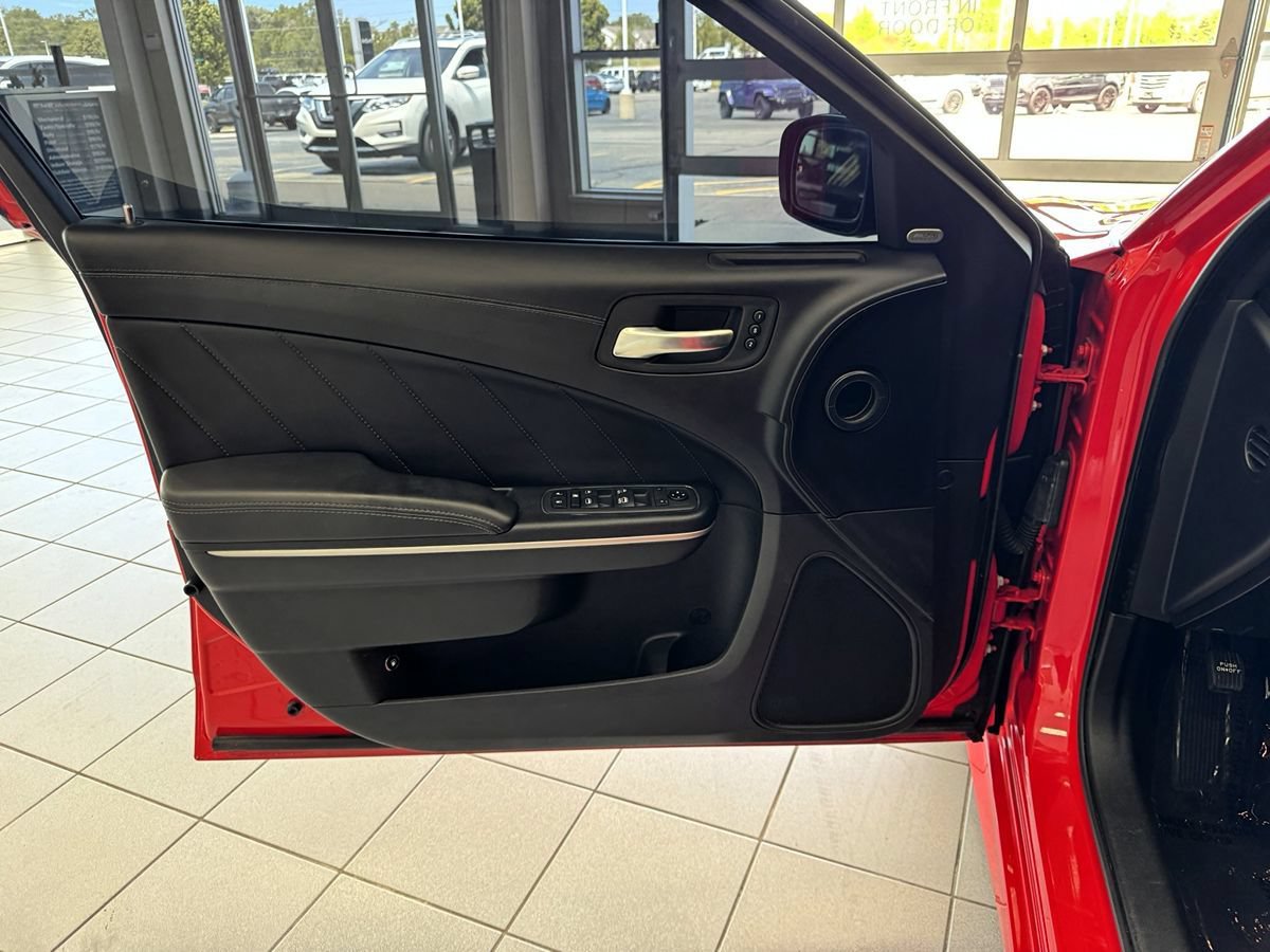 Used 2019 Dodge Charger Scat Pack w/ Dynamics Package RWD image 13