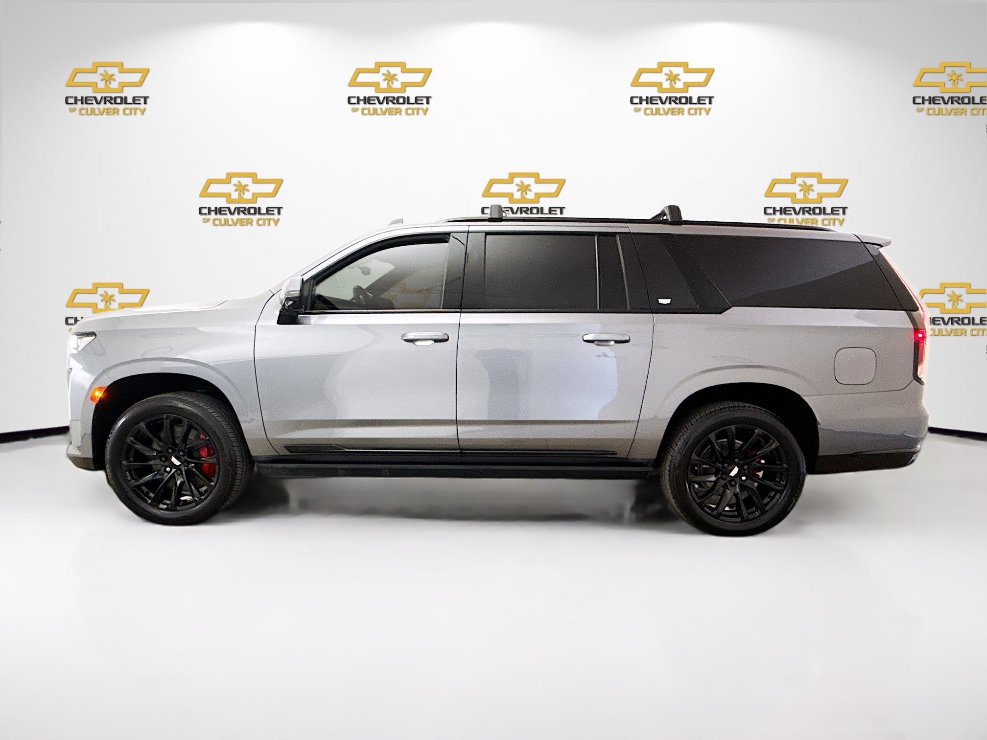 Used 2022 Cadillac Escalade ESV Sport Platinum w/ LPO, ONYX Package AWD/4WD image 5