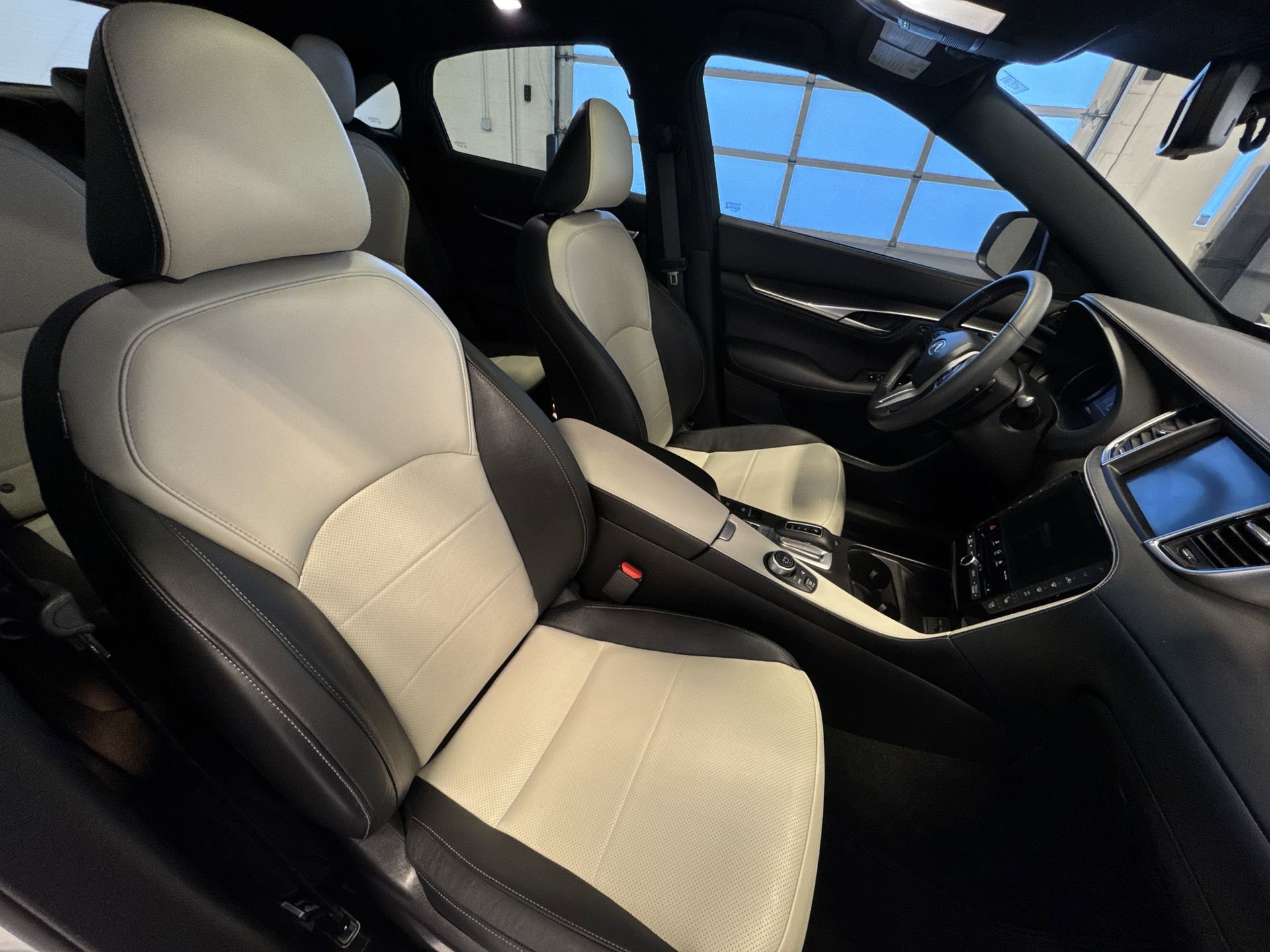 Certified 2025 INFINITI QX55 Essential AWD/4WD image 25