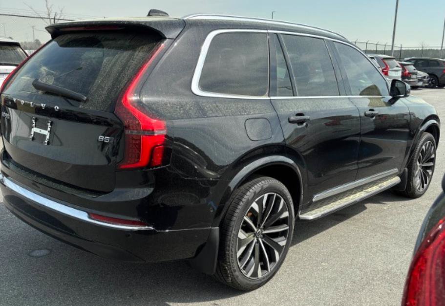 Used 2025 Volvo XC90 B5 Plus image 3