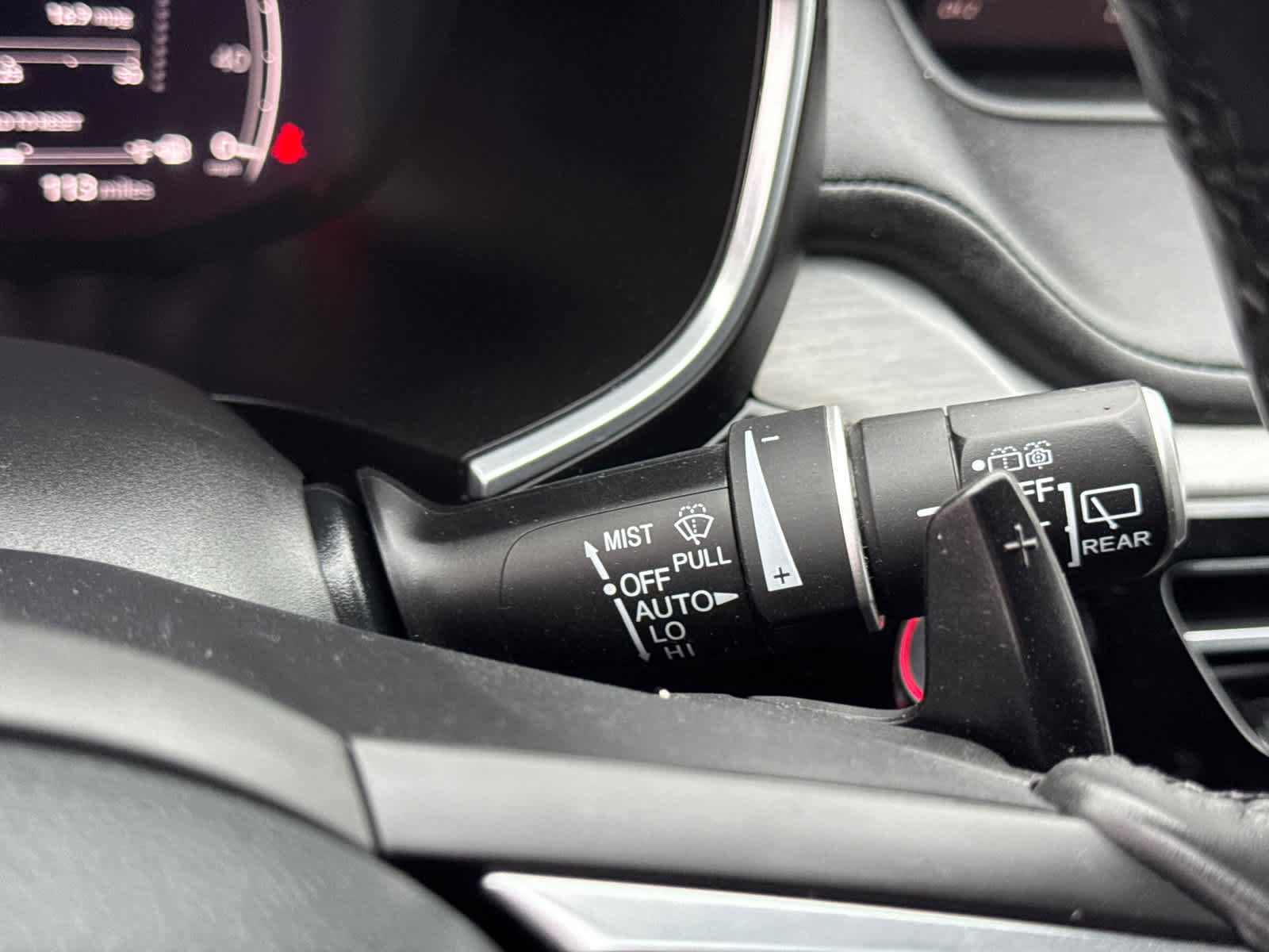 Used 2024 Acura MDX SH-AWD w/ Technology Package image 19