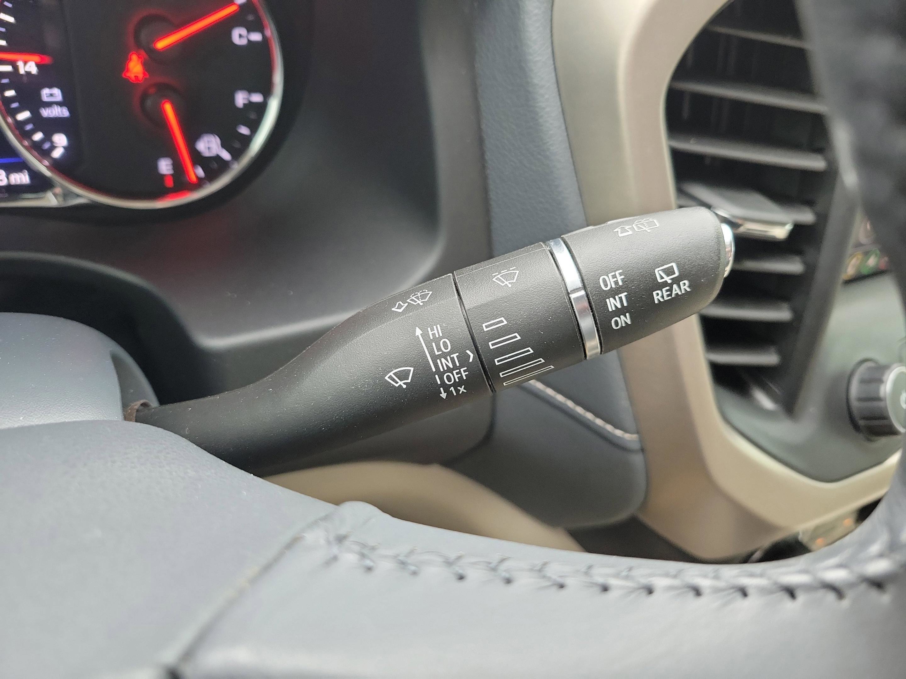 Used 2021 GMC Acadia Denali w/ Denali Technology Package image 23