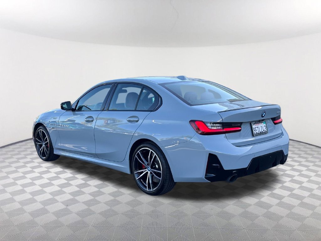 Used 2023 BMW 330e w/ M Sport Package RWD image 4