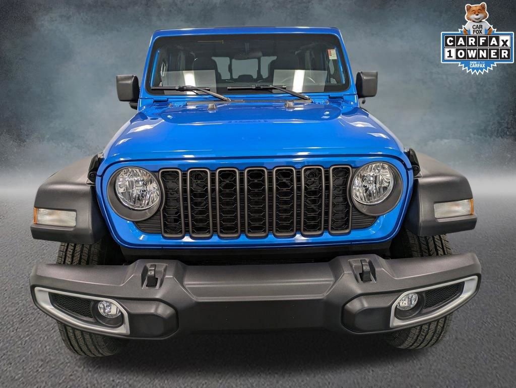 Used 2024 Jeep Gladiator Sport image 2