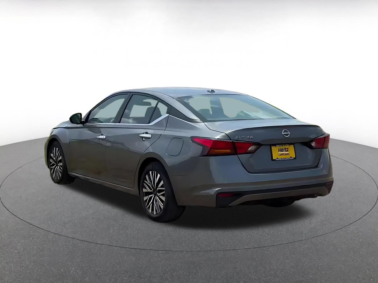 Used 2025 Nissan Altima 2.5 SV FWD image 10