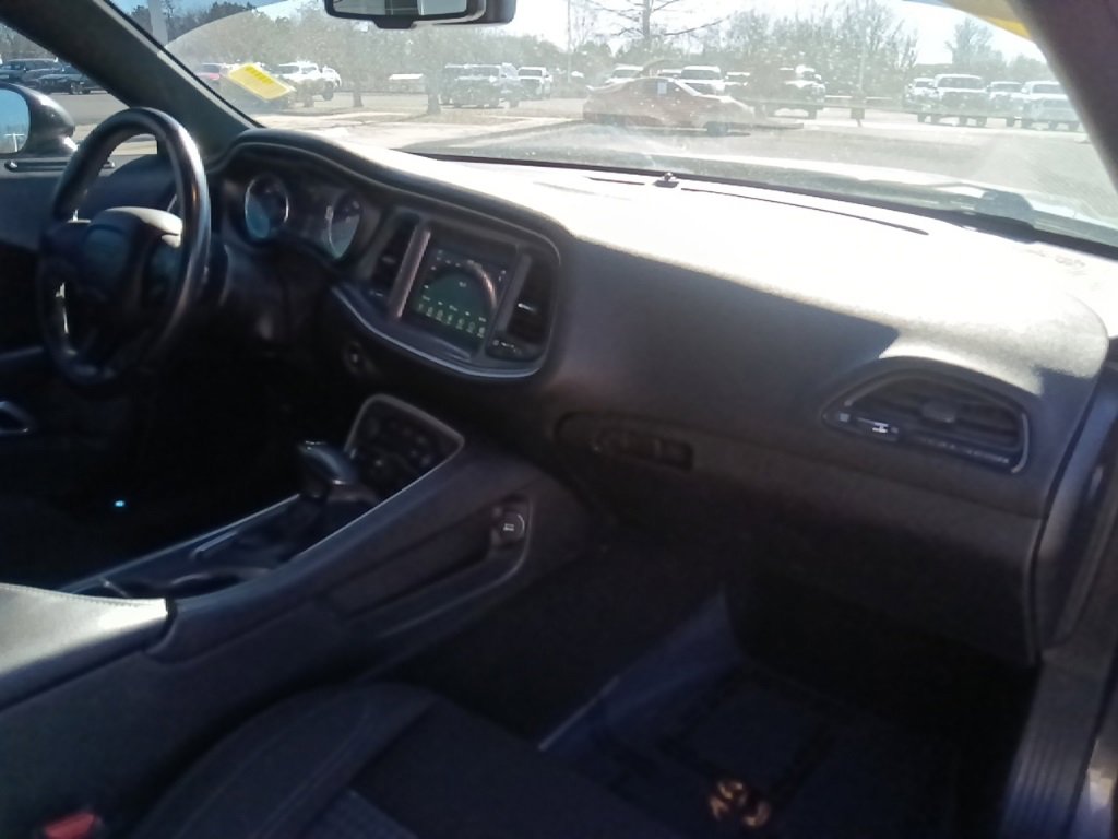 Used 2021 Dodge Challenger SXT image 30