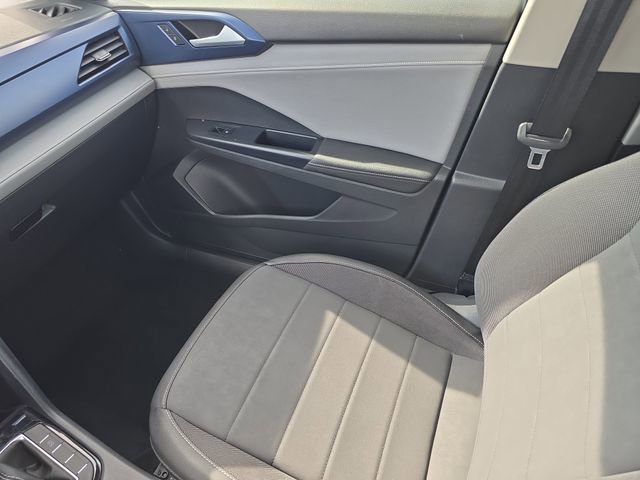 Used 2024 Volkswagen Taos SE image 17