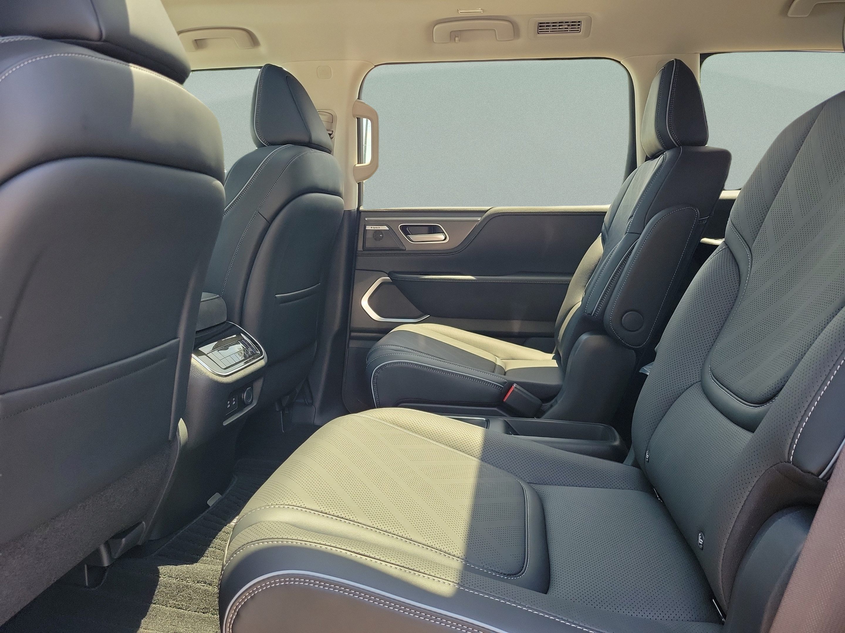 New 2027 INFINITI QX80 Luxe w/ Cargo Package RWD image 23