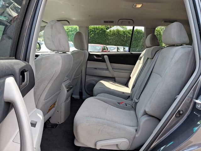 Used 2012 Toyota Highlander 4WD w/ Tech Pkg image 11
