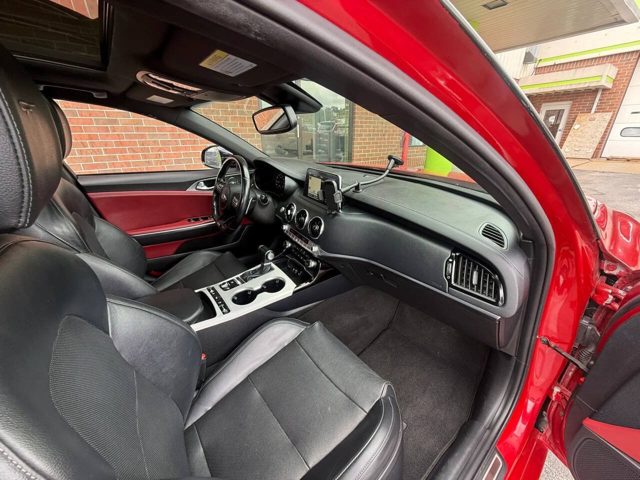 Used 2020 Kia Stinger GT1 AWD/4WD image 21
