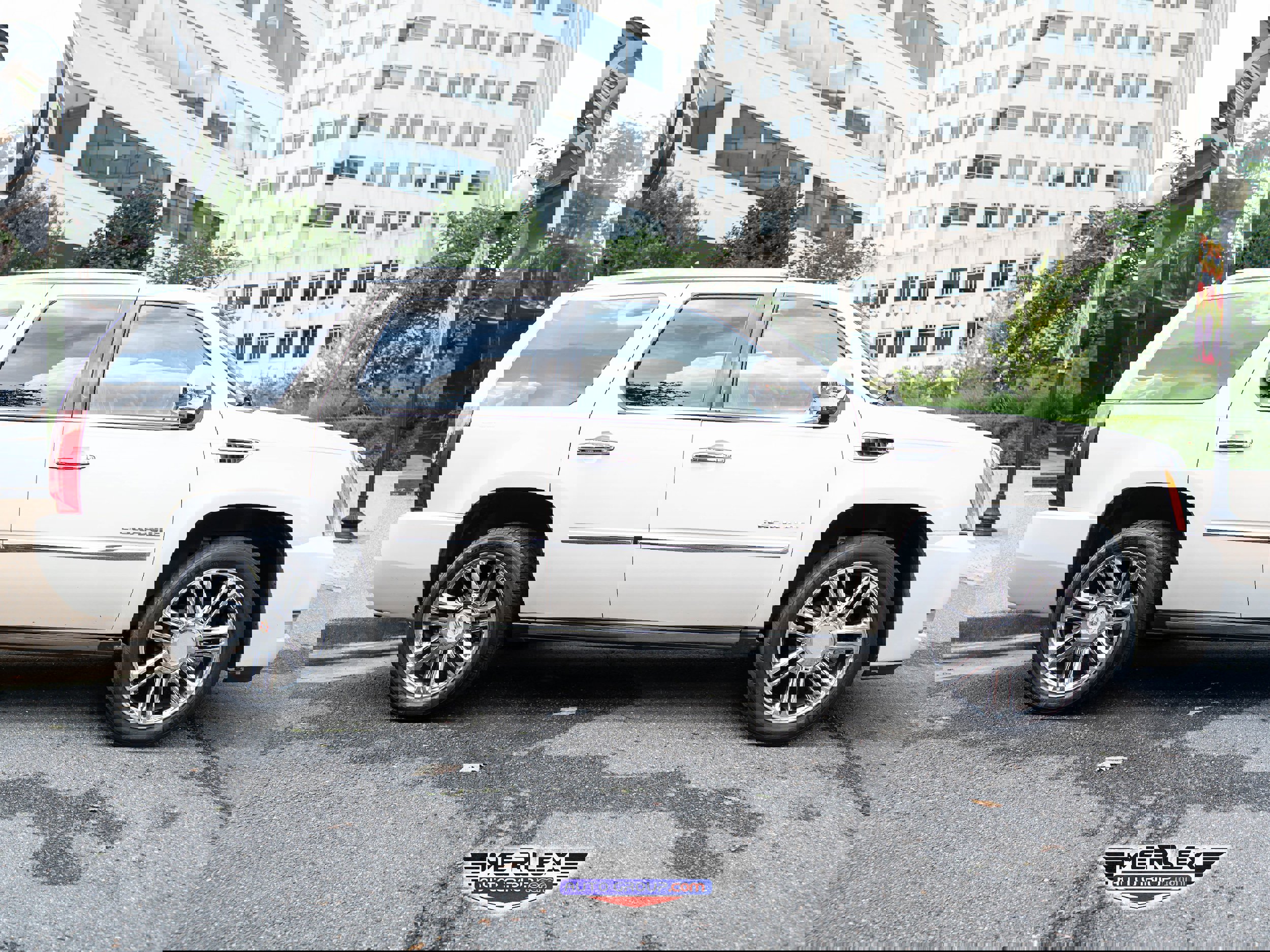 Used 2013 Cadillac Escalade Platinum image 8