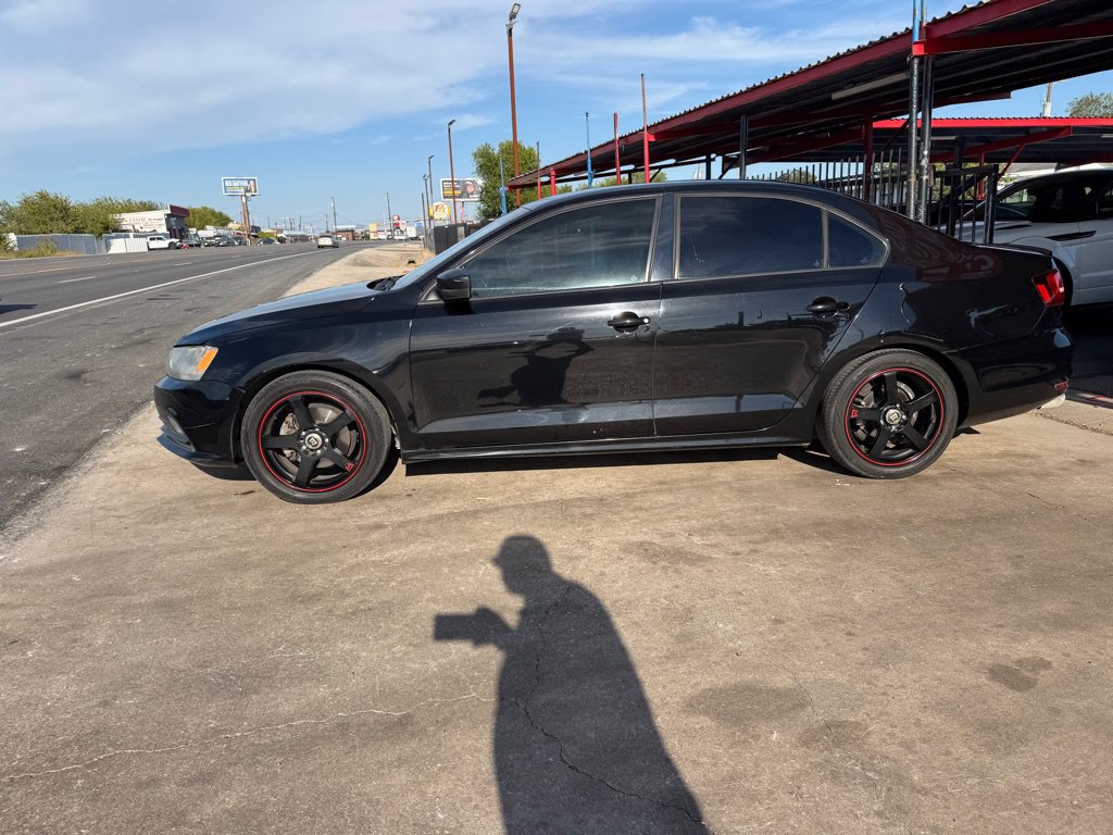 Used 2015 Volkswagen Jetta Sport FWD image 4
