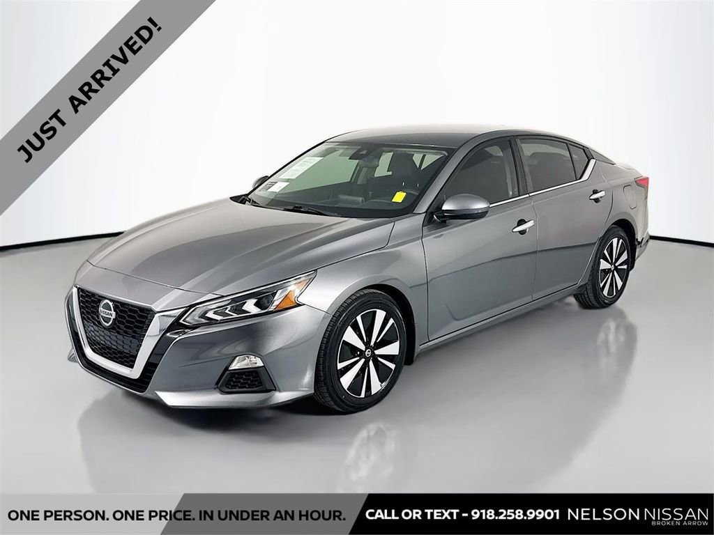 Certified 2022 Nissan Altima 2.5 SV image 1