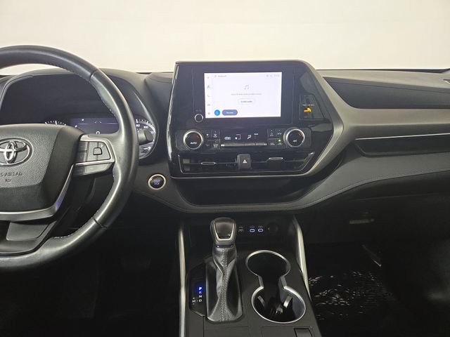 Used 2024 Toyota Highlander LE image 19