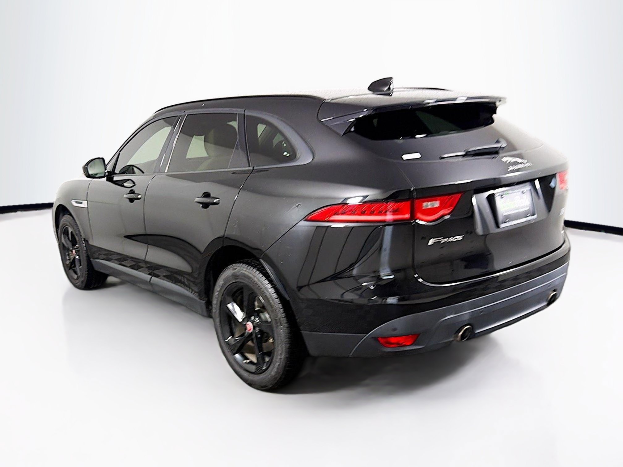 Used 2017 Jaguar F-PACE Premium AWD/4WD image 5