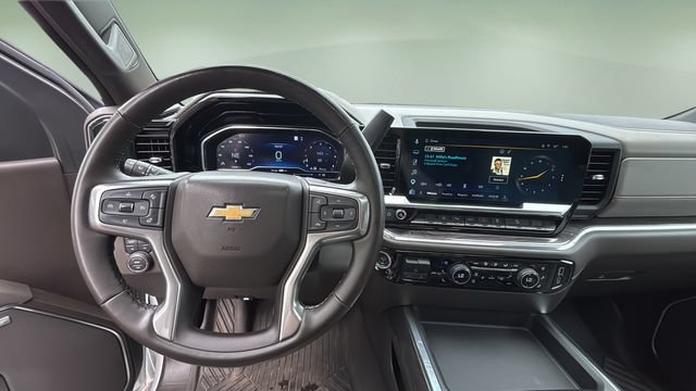 Used 2025 Chevrolet Silverado 2500 LTZ w/ LTZ Premium Package AWD/4WD image 9