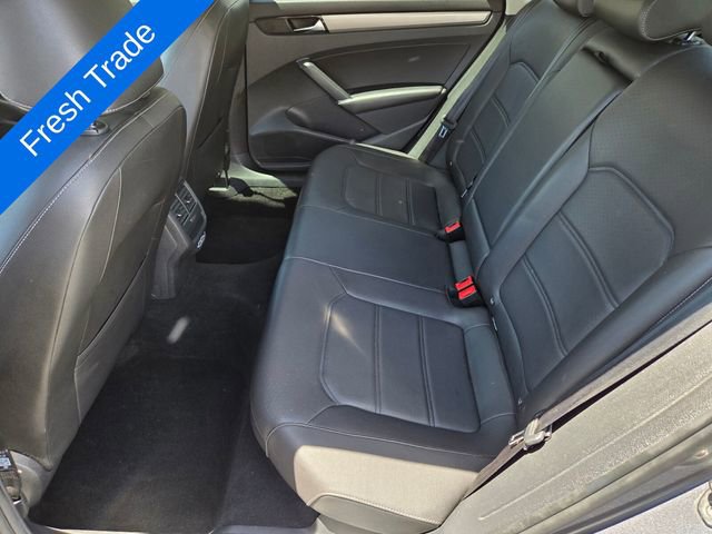 Certified 2020 Volkswagen Passat 2.0T SE w/ Sunroof Package FWD image 13