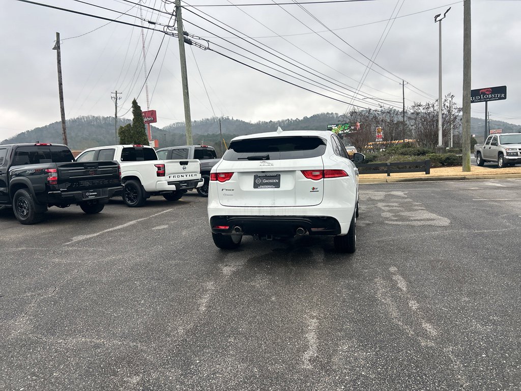 Used 2017 Jaguar F-PACE S image 4