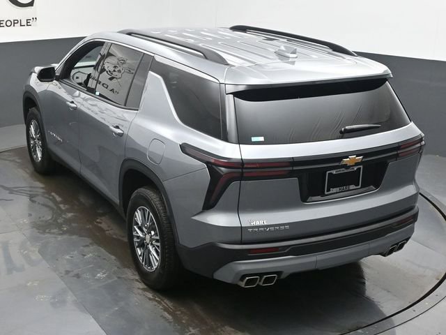 Used 2025 Chevrolet Traverse LT image 42