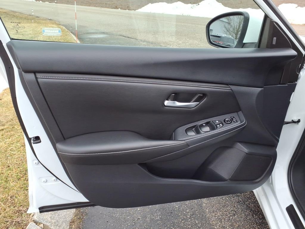 Certified 2025 Nissan Sentra SV image 10