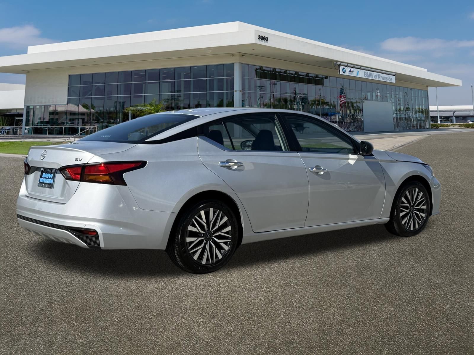 Used 2024 Nissan Altima 2.5 SV image 10