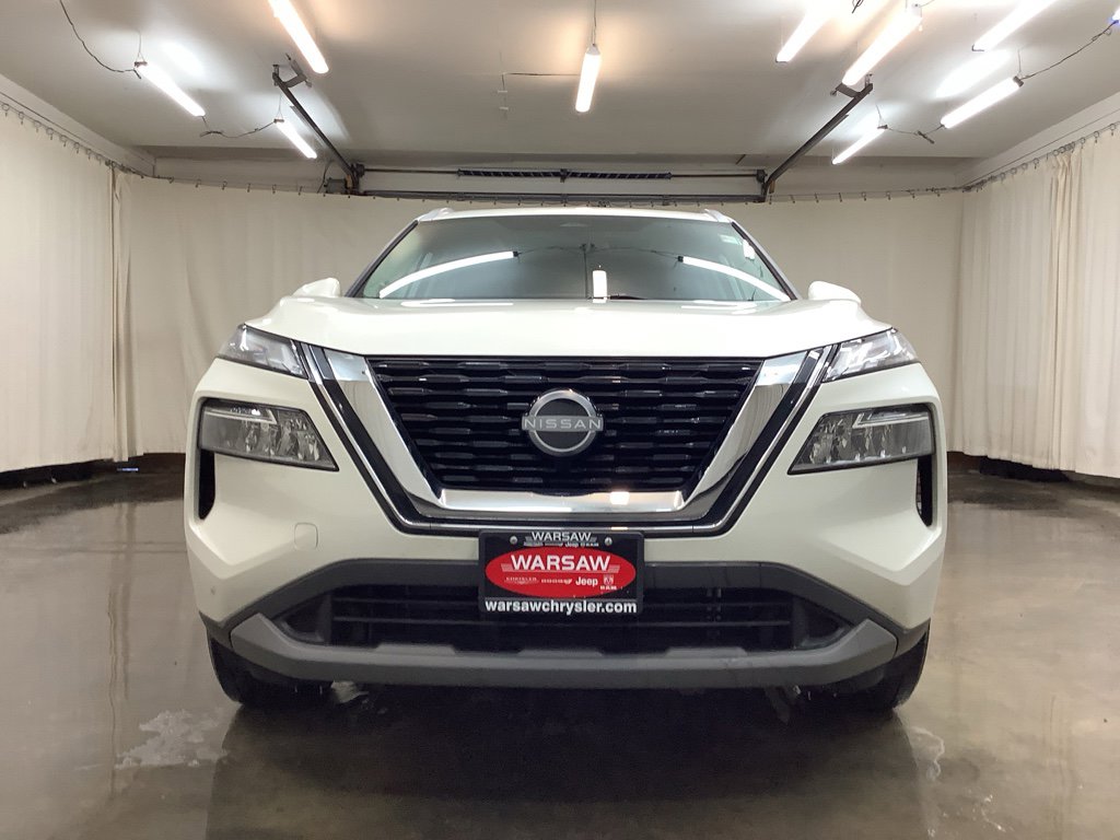 Used 2023 Nissan Rogue SV w/ SV Premium Package image 11