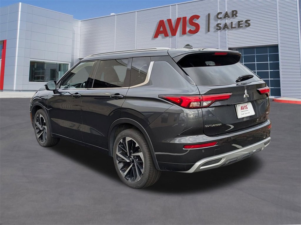 Used 2024 Mitsubishi Outlander SEL image 3