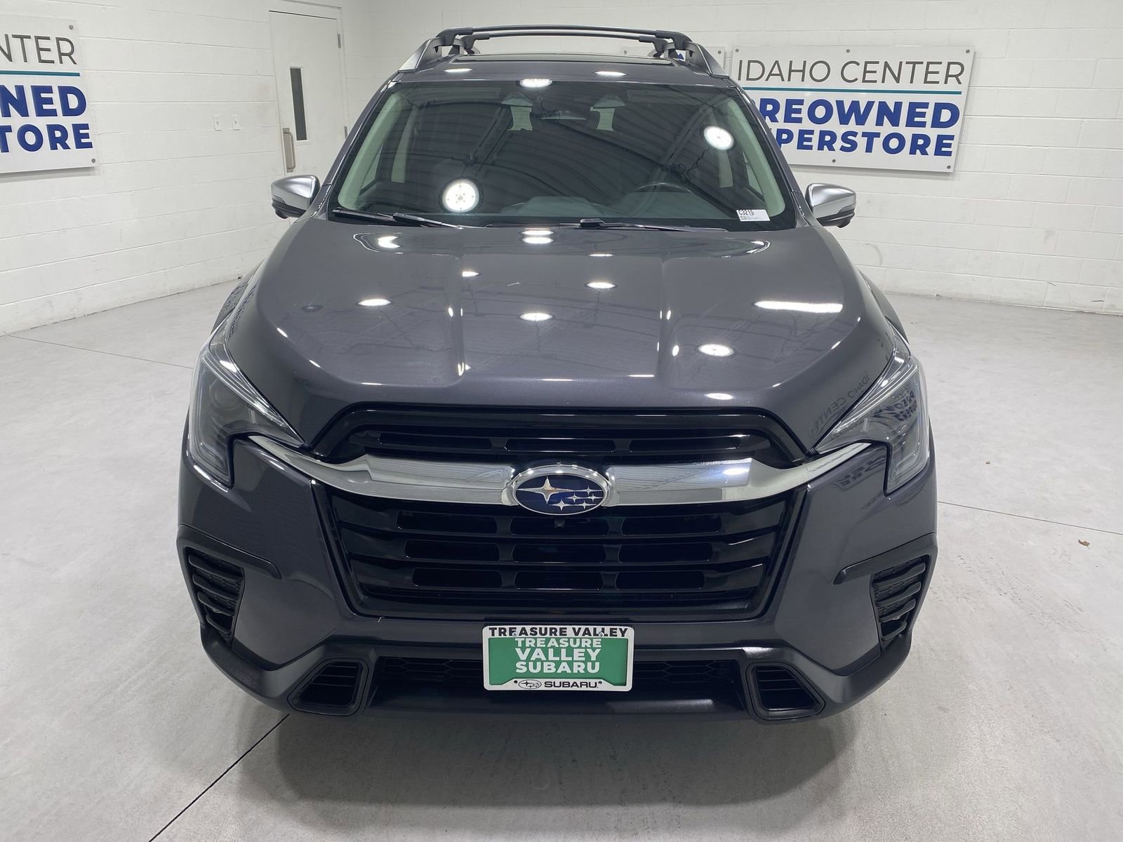 Used 2023 Subaru Ascent Limited w/ Technology Package AWD/4WD image 3