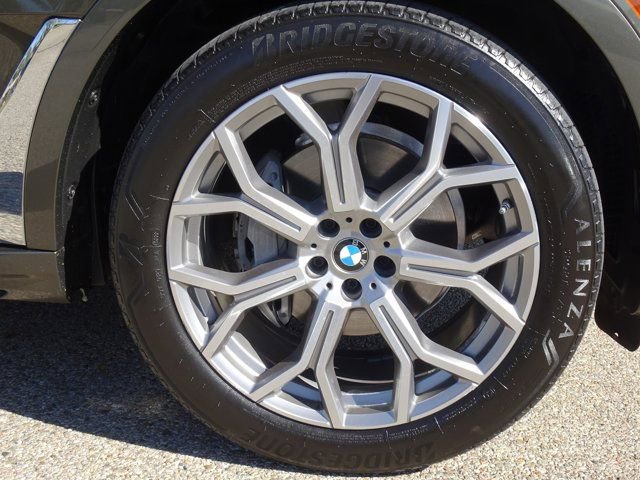 Used 2020 BMW X7 xDrive40i w/ Parking Assistance Package image 25