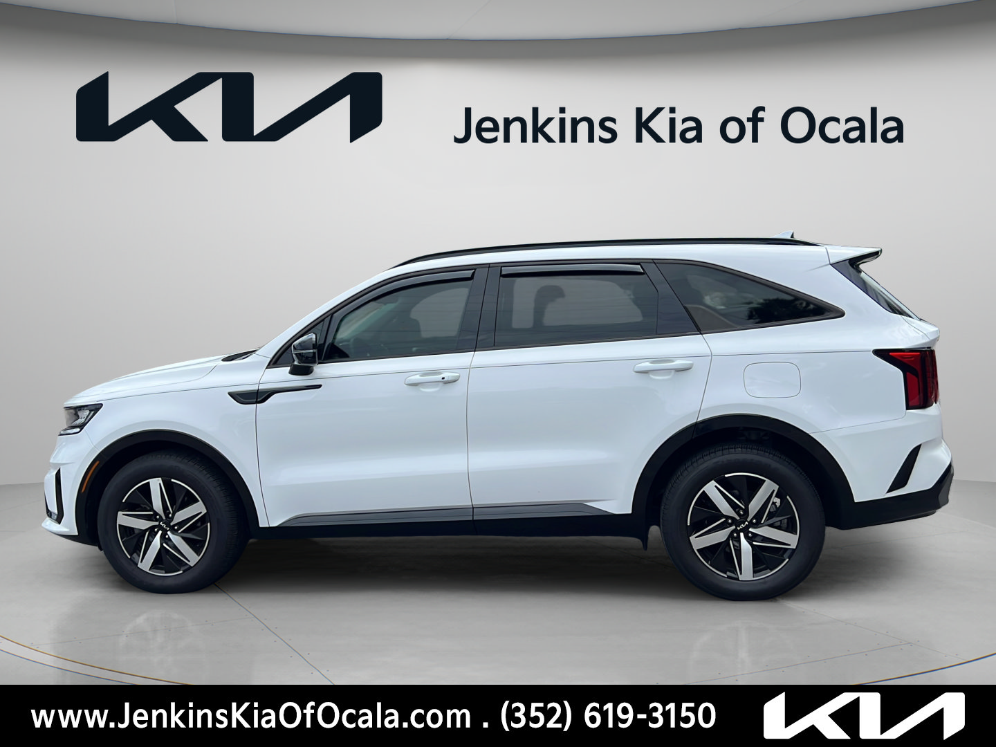 Used 2023 Kia Sorento EX w/ Panoramic Sunroof Package FWD image 6