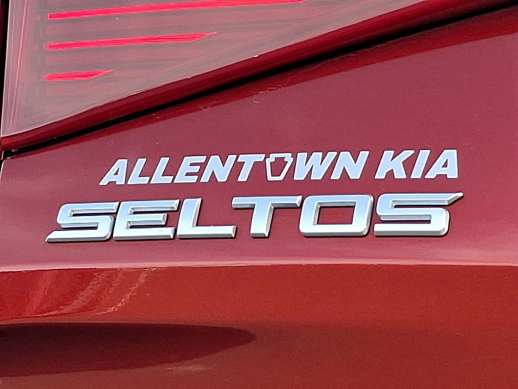 Certified 2022 Kia Seltos S image 28