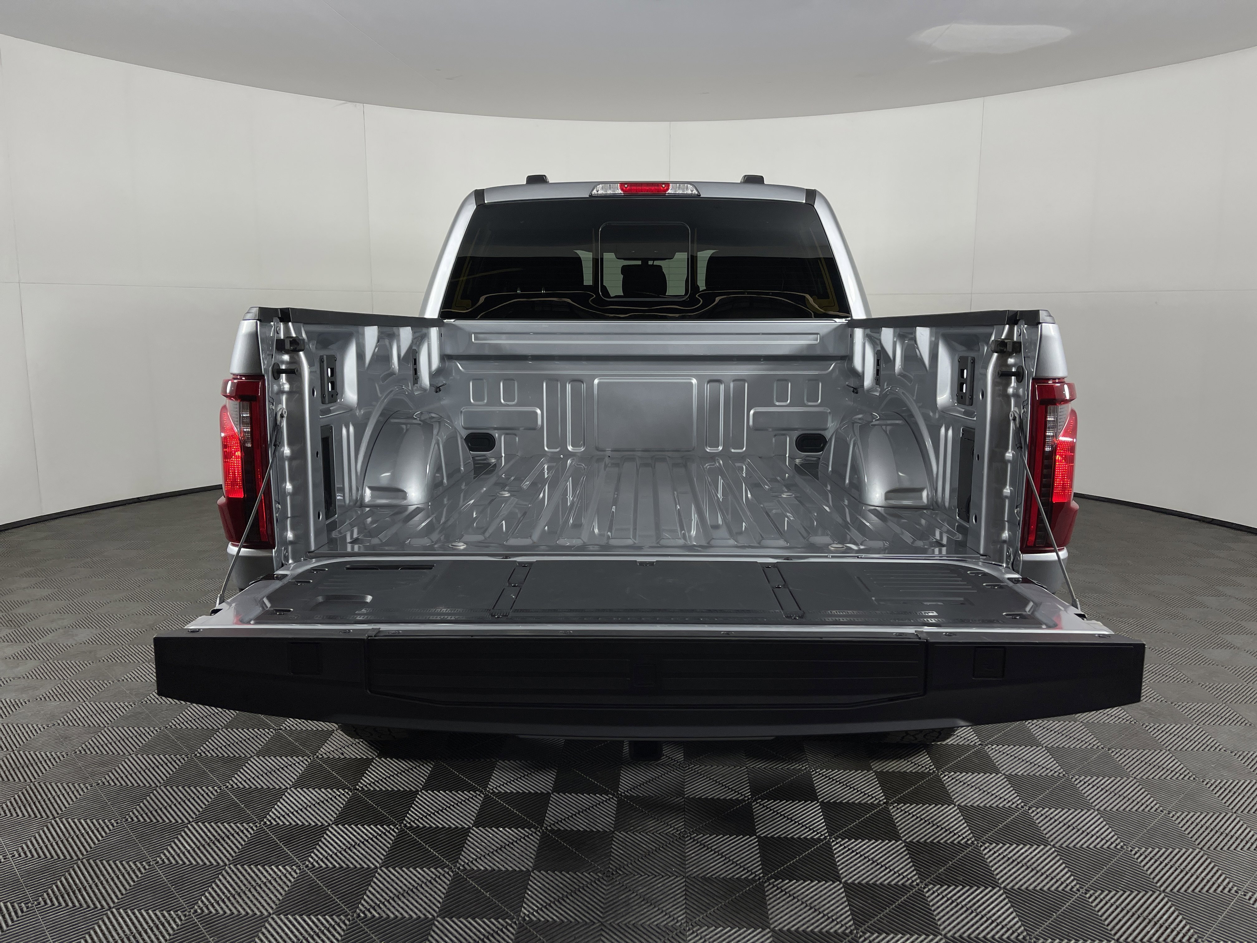 Used 2025 Ford F150 XLT w/ Equipment Group 302A MID image 8